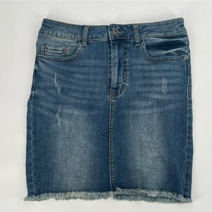 Wild Pearl Floral Embroidered Distressed Mini Jean Skirt Size 27 Women’s